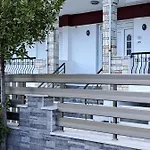 Eleni House Appartamento Vrasná