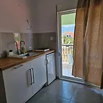 Eleni House Appartamento Vrasná