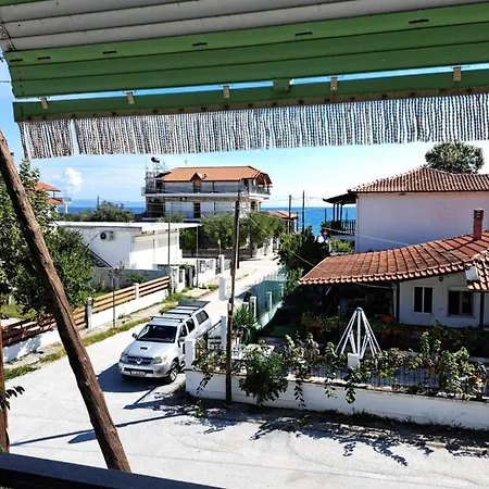 Eleni House * Vrasná
