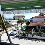 Eleni House * Vrasná