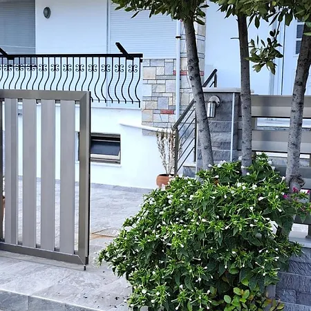 Eleni House Nea Vrasna